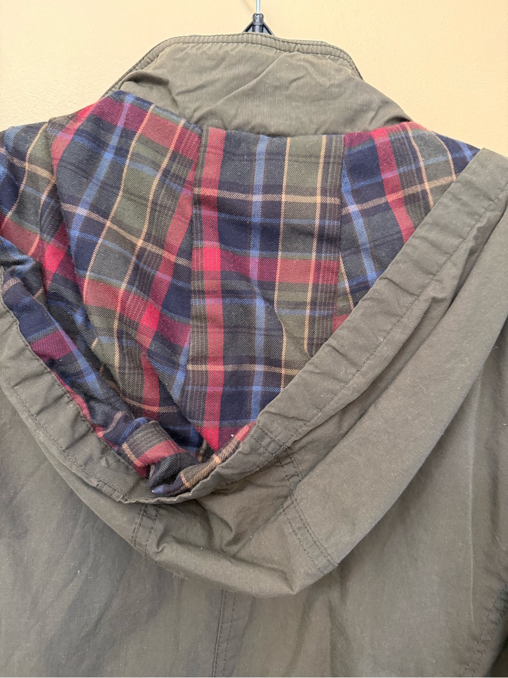 Orvis Plaid Flannel-Lined Jacket in Olive and Red Tones leather collar hood - Picture 9 of 11